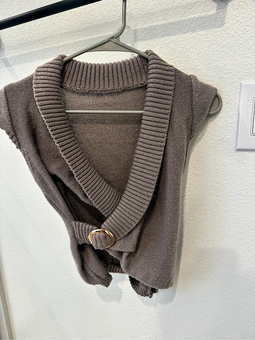 V-Neck Sweater in Brown